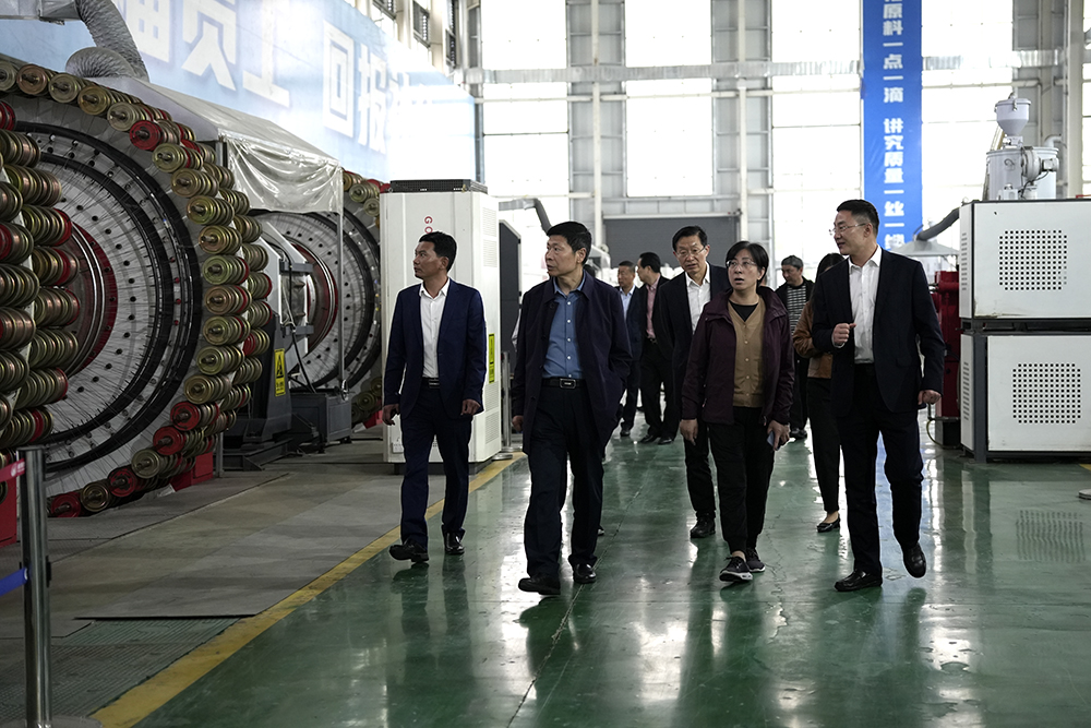 蘇州市吳江區(qū)黎里鎮(zhèn)人大主席袁奕帶領(lǐng)考察團蒞臨豪家股份考察調(diào)研